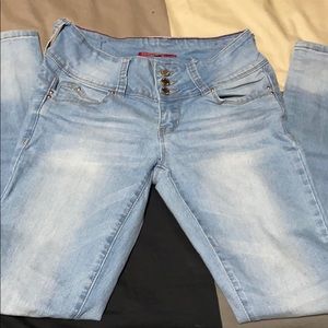 YMI stretch wannabettabutt jeans!